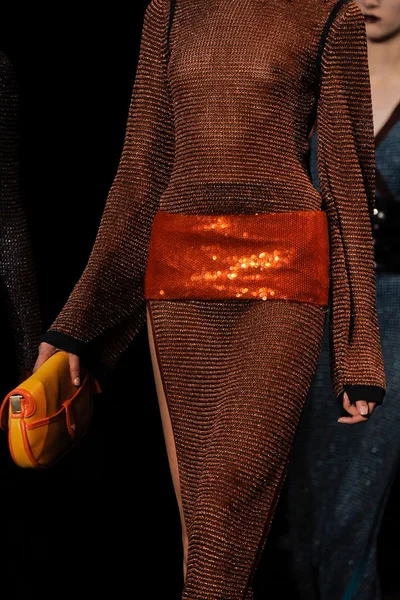 Look 37
